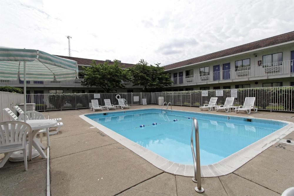 Motel 6-Amherst, OH - Cleveland West - Lorain